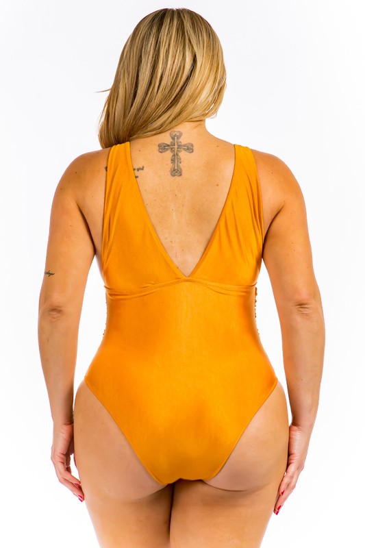 TRAJE DE BAÑO DE UNA PIEZA CON HEBILLA CUADRADA ELEGANTE